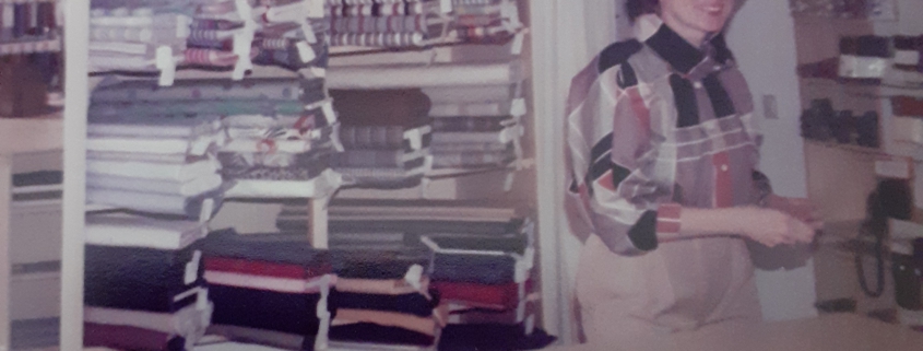 Rückblick auf den ersten Tag von Cilly in ihrem eigenen Nähkästchen. So sah das Stoffgeschäft 1984 aus.