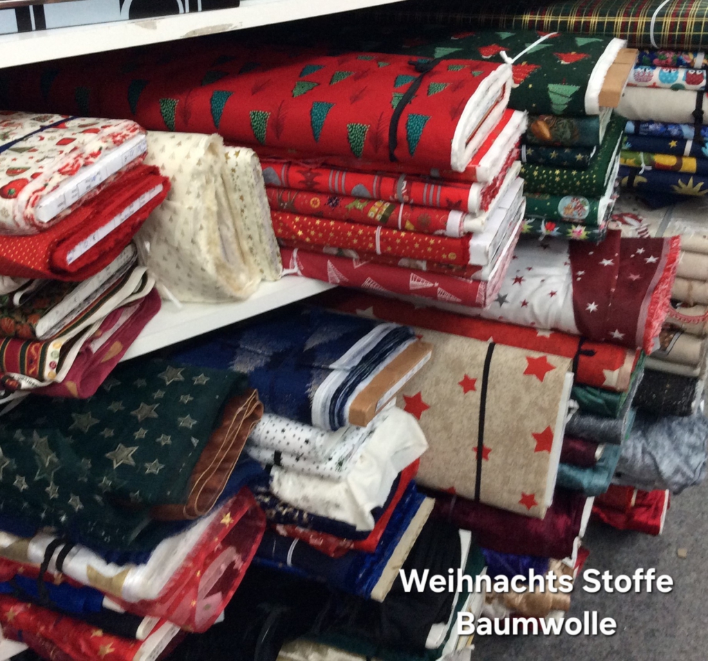Weihnachtsstoffe aus Baumwolle in Cilly's Nähkästchen – Ihrem Stoffgeschäft in Senden.