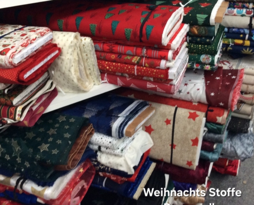 Weihnachtsstoffe aus Baumwolle in Cilly's Nähkästchen – Ihrem Stoffgeschäft in Senden.