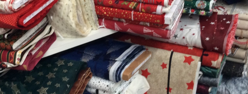 Weihnachtsstoffe aus Baumwolle in Cilly's Nähkästchen – Ihrem Stoffgeschäft in Senden.