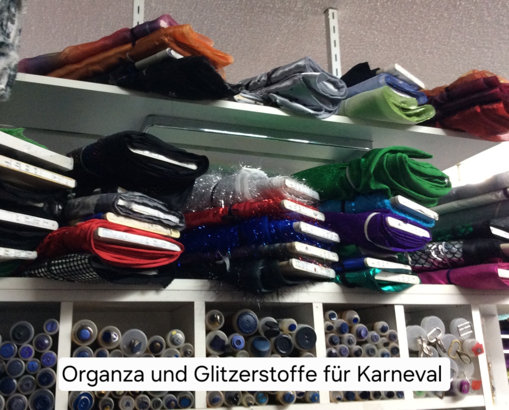 Organza und Glitzerstoffe für Karneval