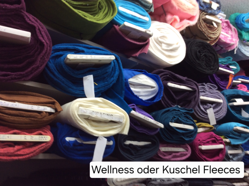Wellness oder Kuschel Fleeces im Stoffgeschäft "Cilly's Nähkästchen" – Ihre Nähstube in Senden.